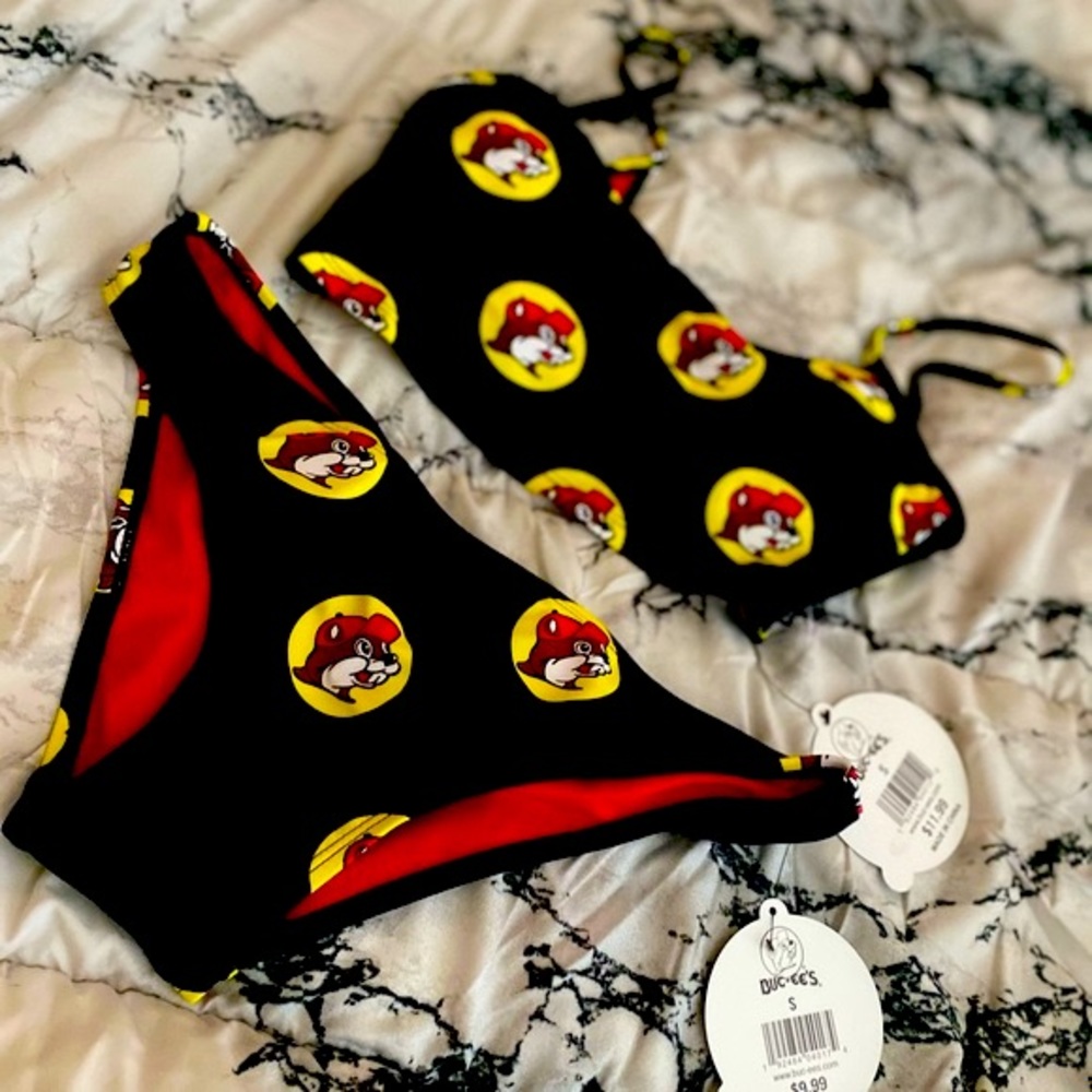 Buc ee’s 2 piece bathing suit